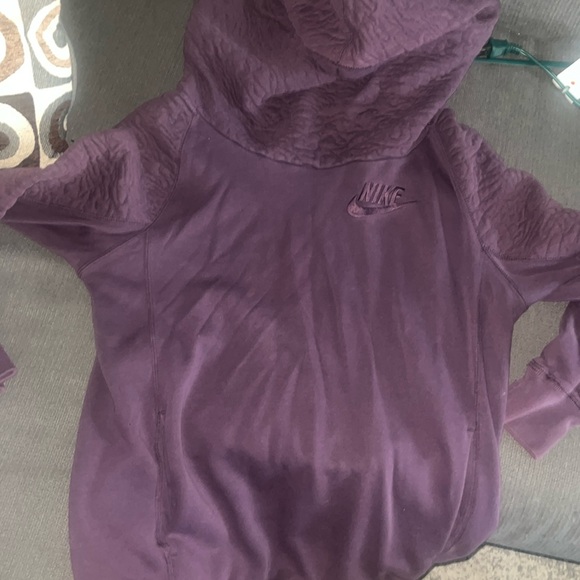 Nike Tops - Nike hoodie